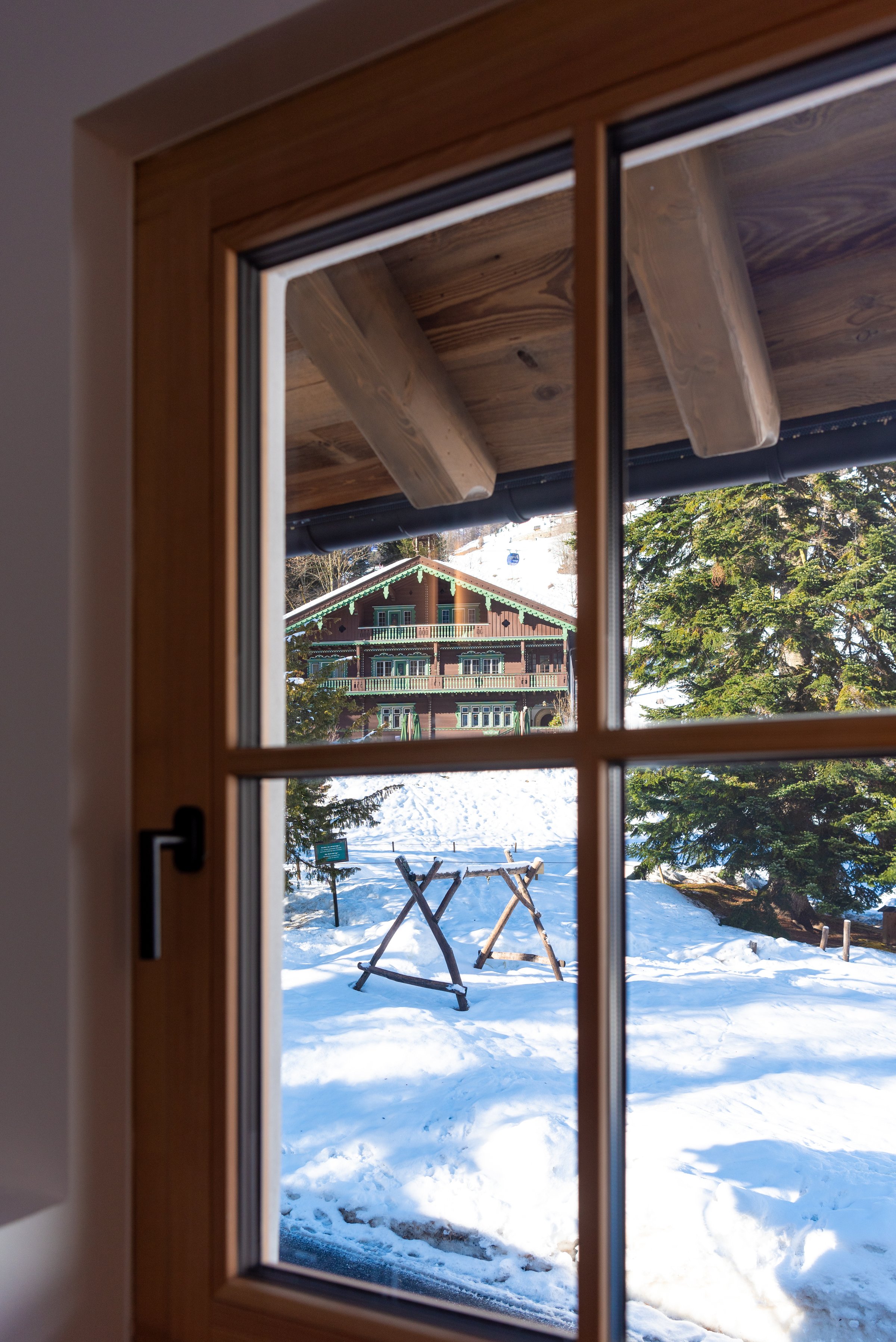 Gallery — luxury ski-in/ski-out chalet in St. Anton am Arlberg — 5
