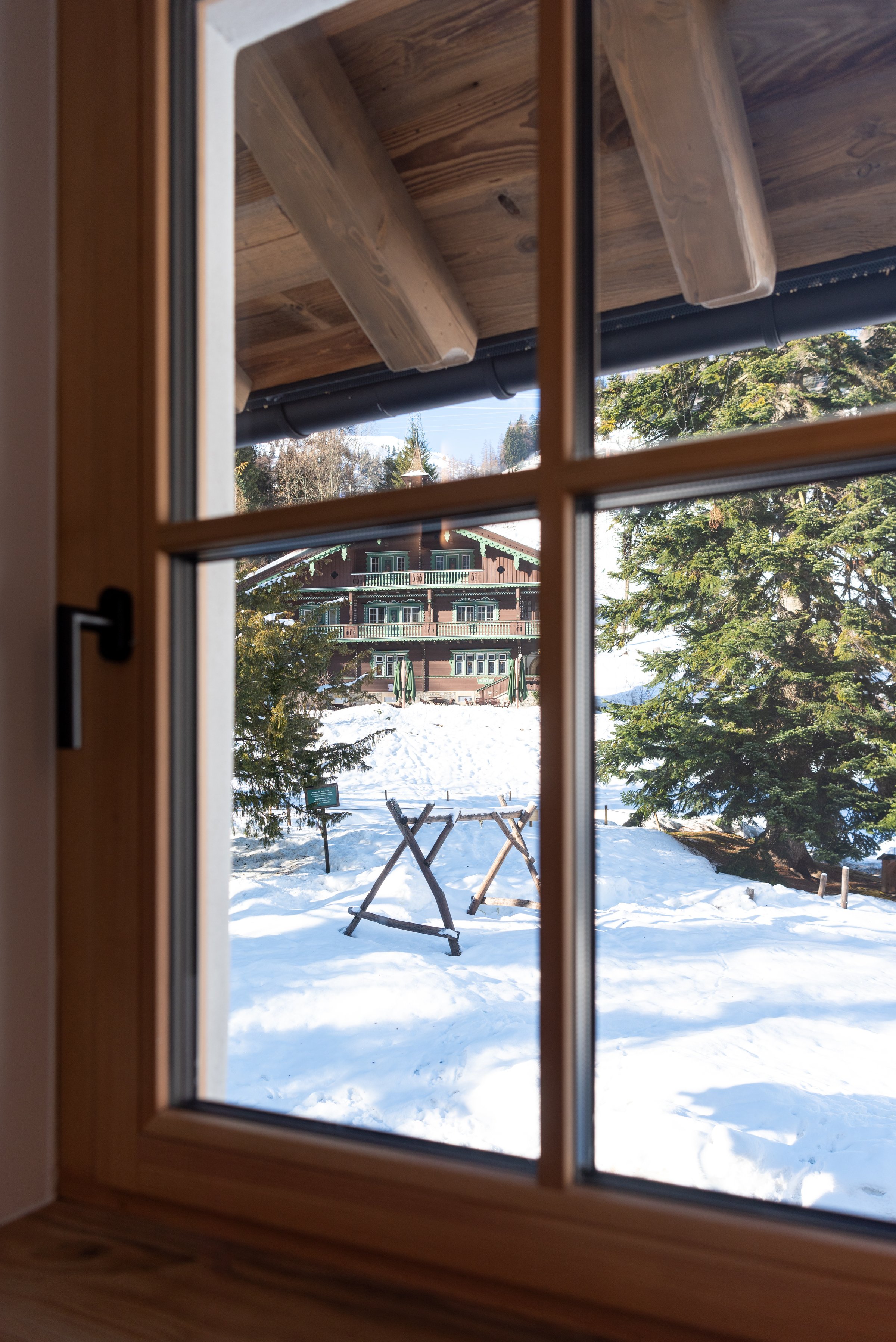 Inside Marmotta Culm — luxury ski-in/ski-out chalet in St. Anton am Arlberg — 10