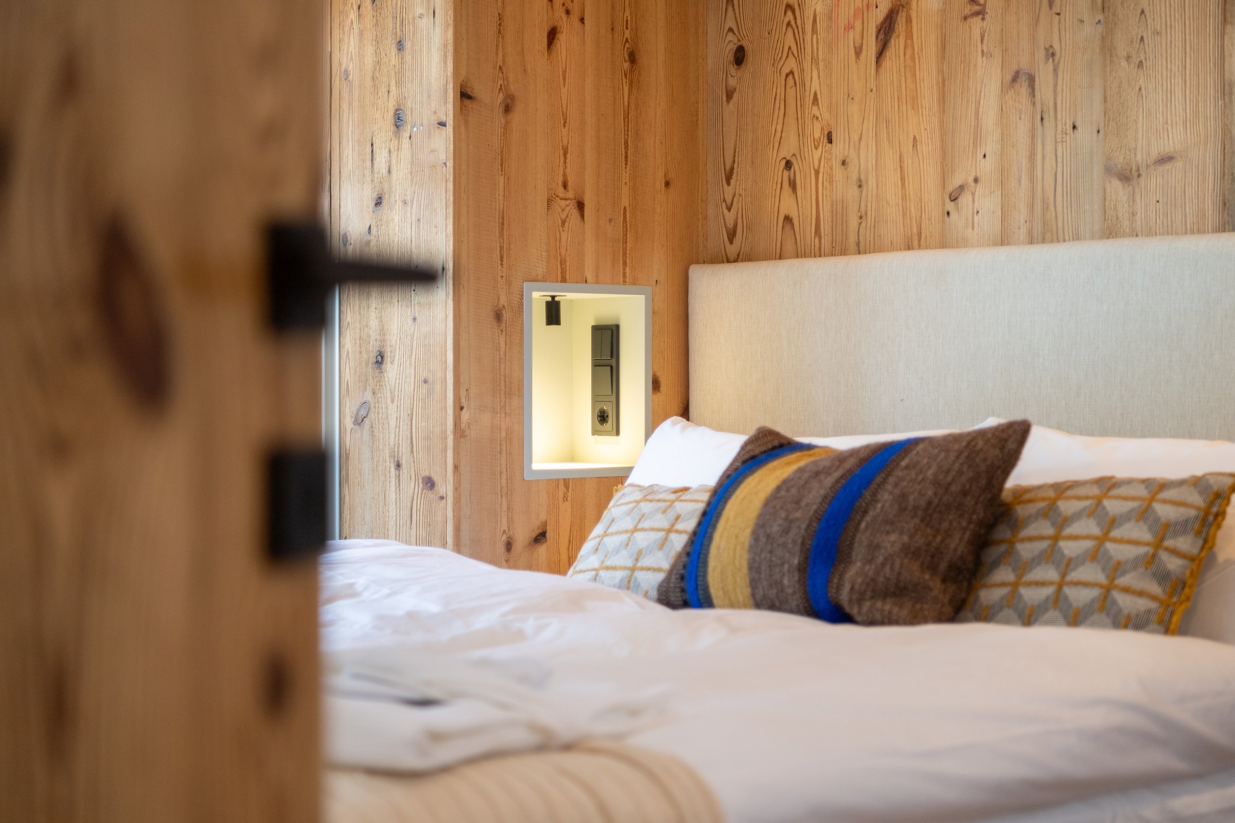 Gallery — luxury ski-in/ski-out chalet in St. Anton am Arlberg — 3