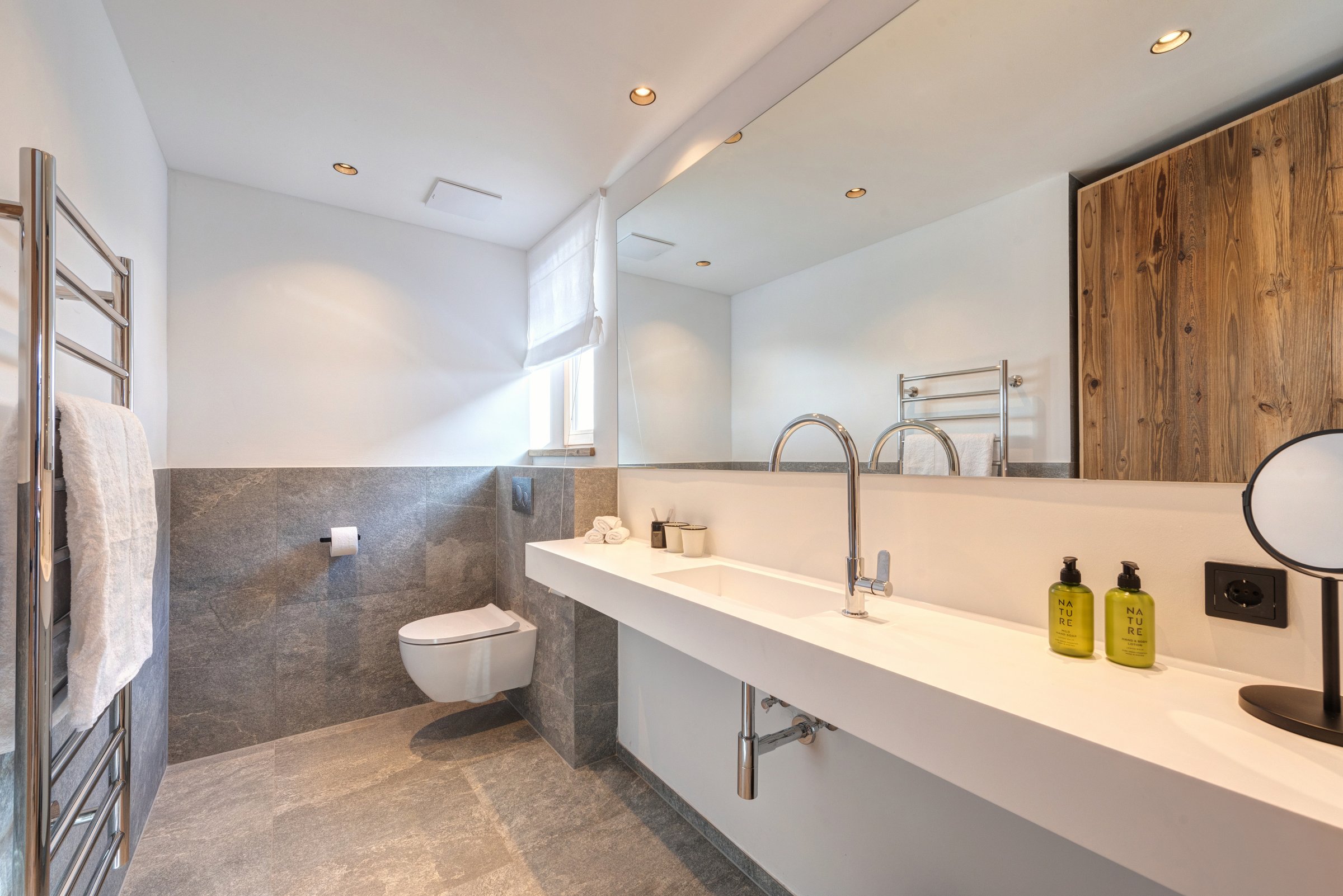 Gallery — luxury ski-in/ski-out chalet in St. Anton am Arlberg — 11