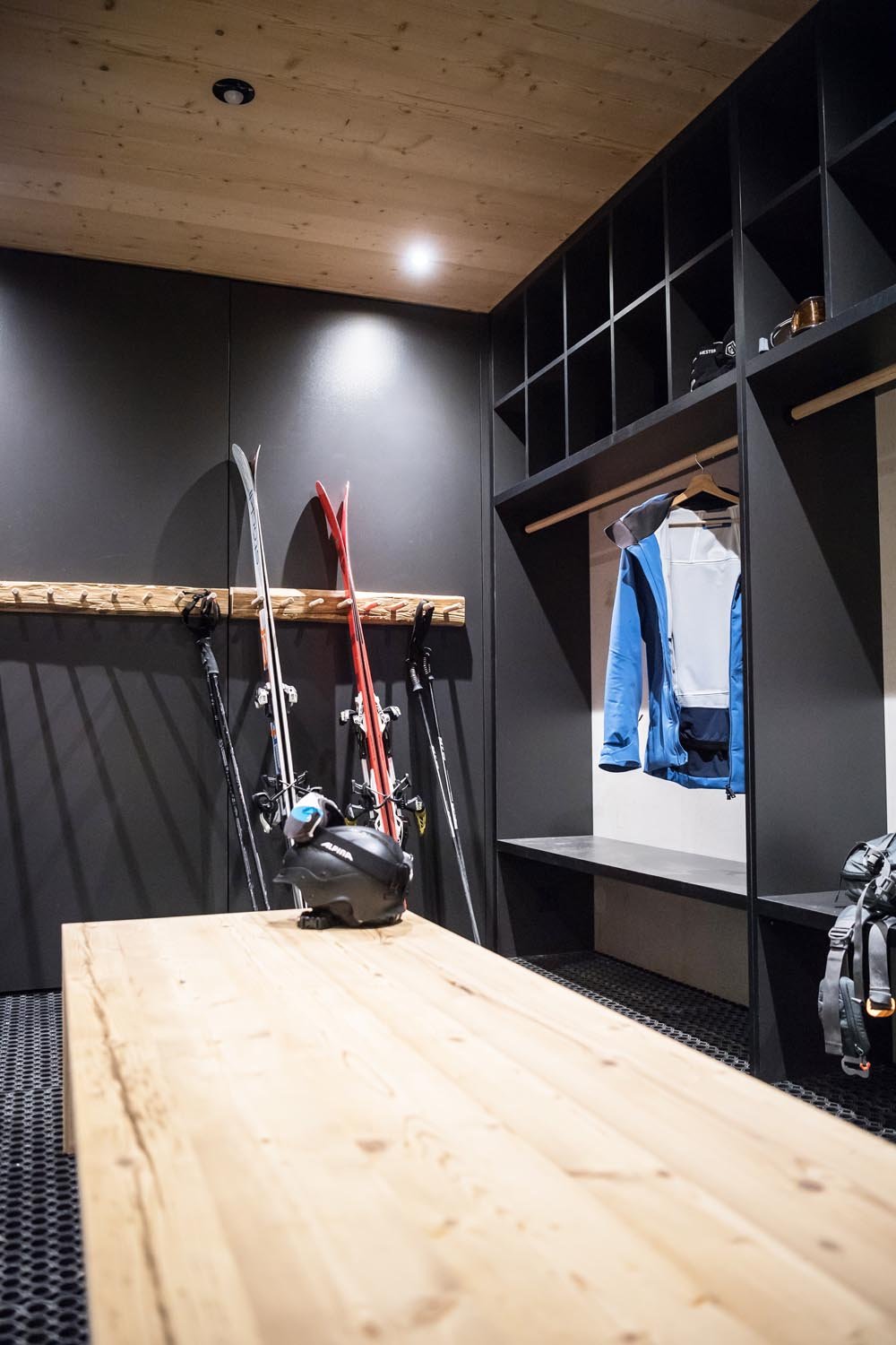 Gallery — luxury ski-in/ski-out chalet in St. Anton am Arlberg — 11
