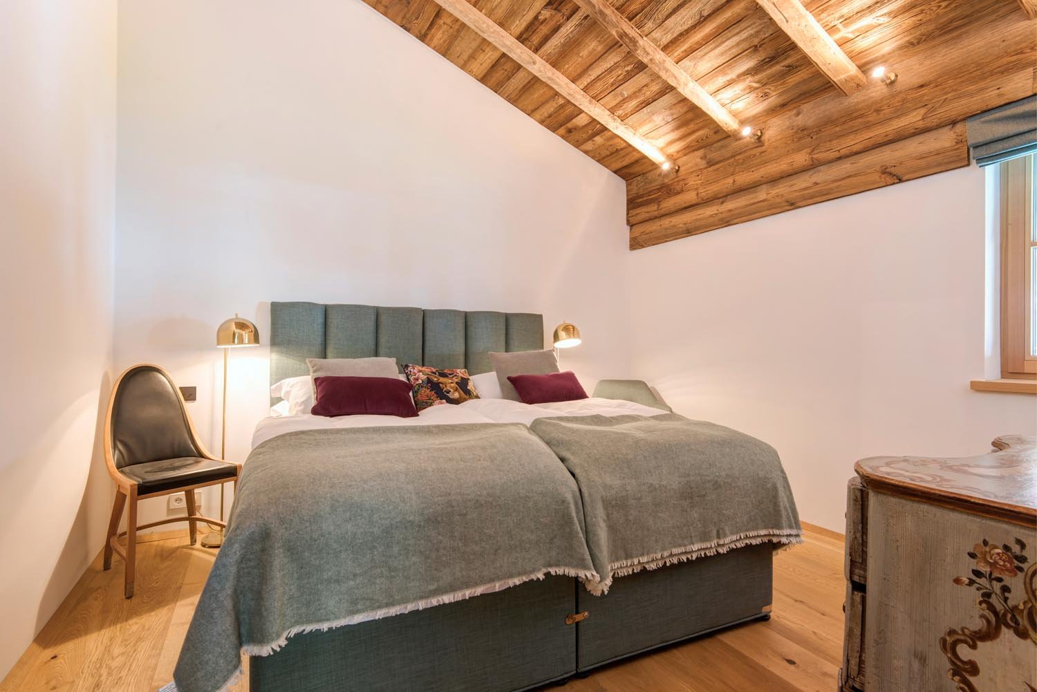 Gallery — luxury ski-in/ski-out chalet in St. Anton am Arlberg — 10