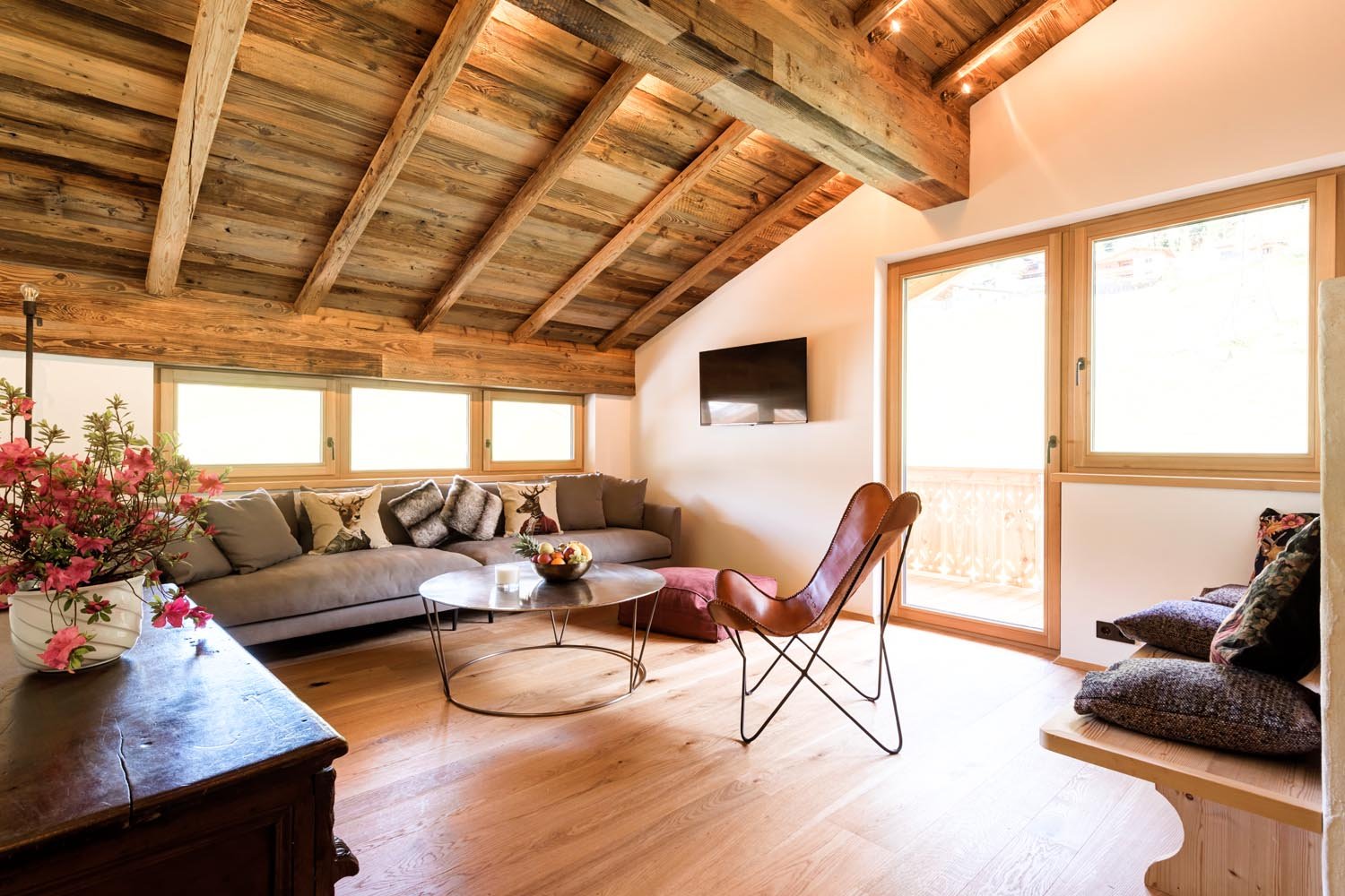Gallery — luxury ski-in/ski-out chalet in St. Anton am Arlberg — 4
